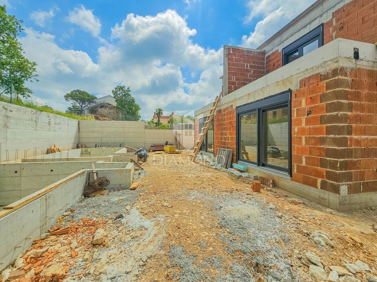 Salvore, dintorni! Casa moderna con piscina!