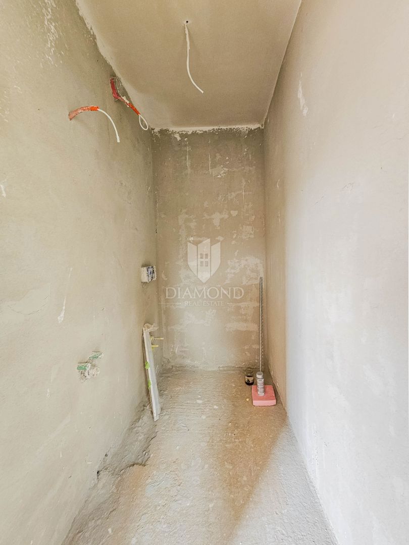 Salvore, dintorni! Casa moderna con piscina!