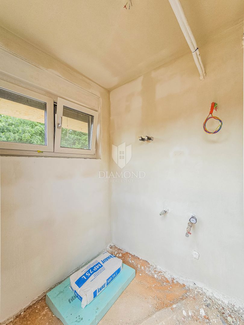 Salvore, dintorni! Casa moderna con piscina!