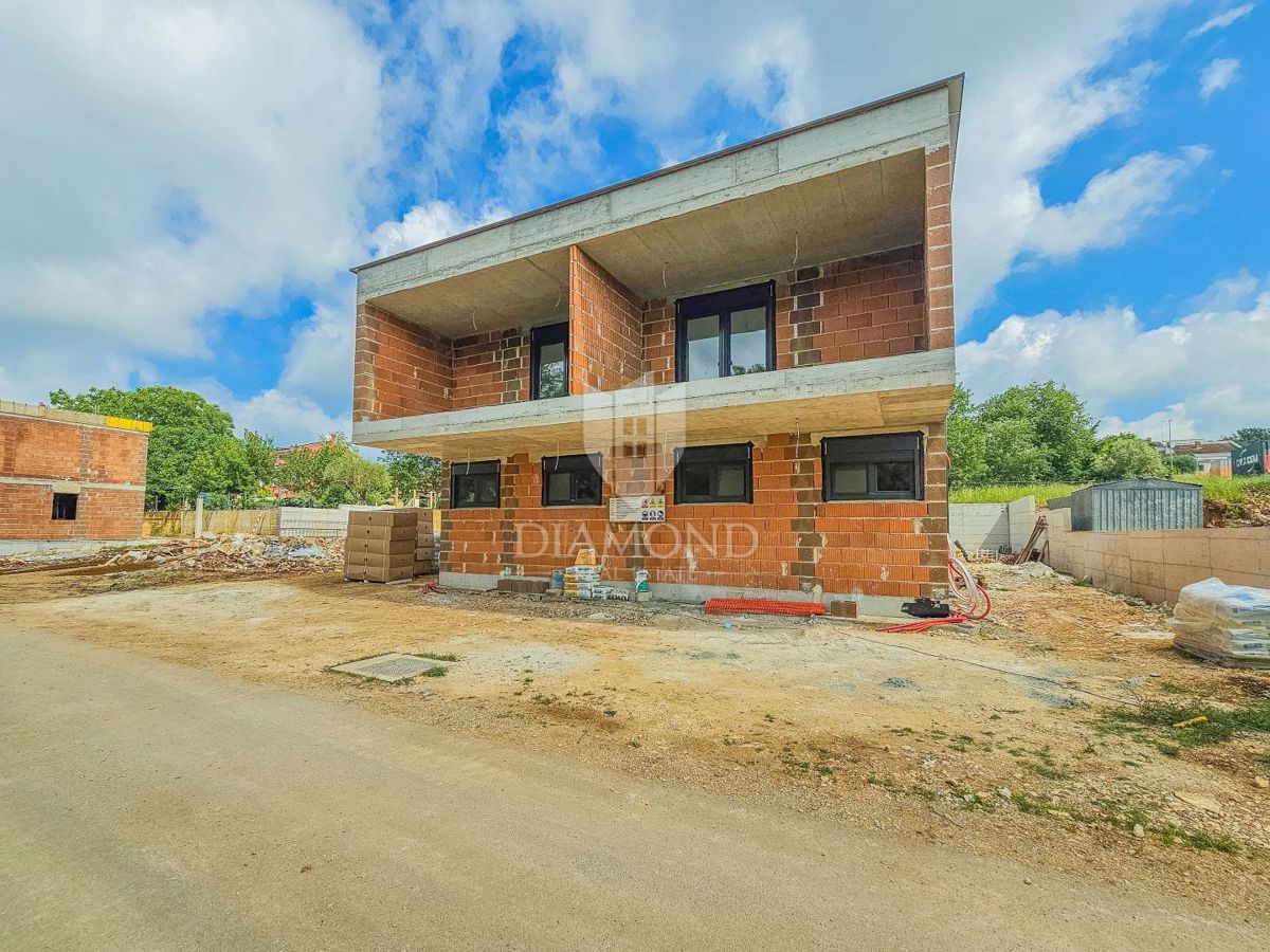 Salvore, dintorni! Casa moderna con piscina!