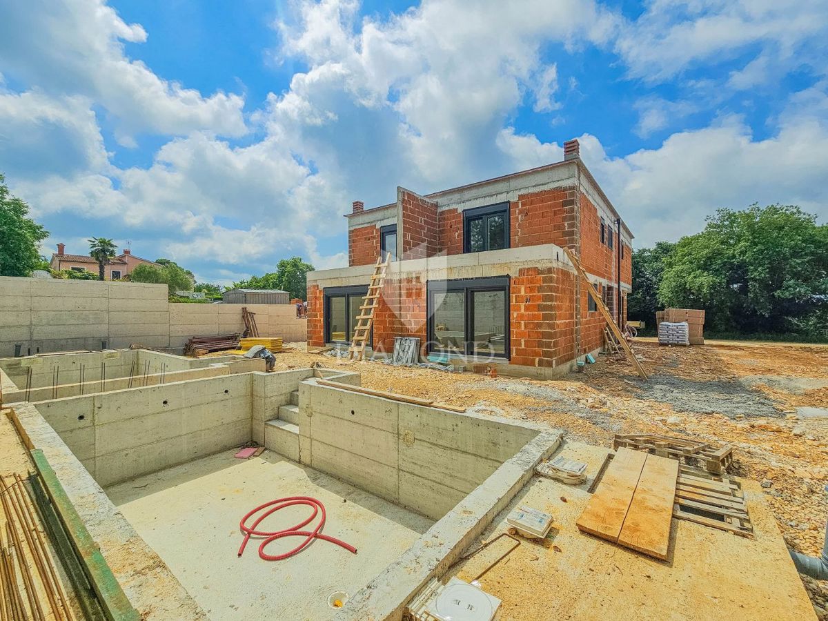 Salvore, dintorni! Casa moderna con piscina!