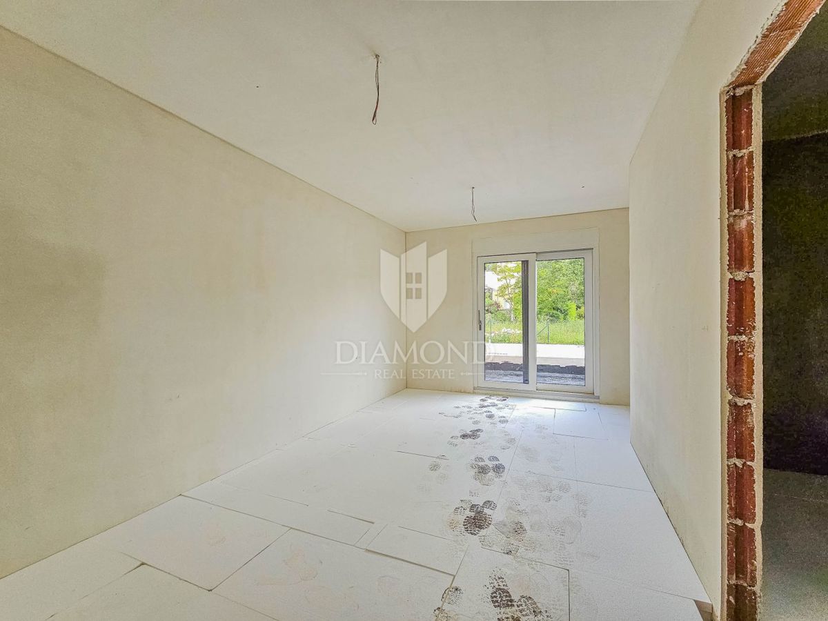 Salvore, dintorni! Casa moderna con piscina!