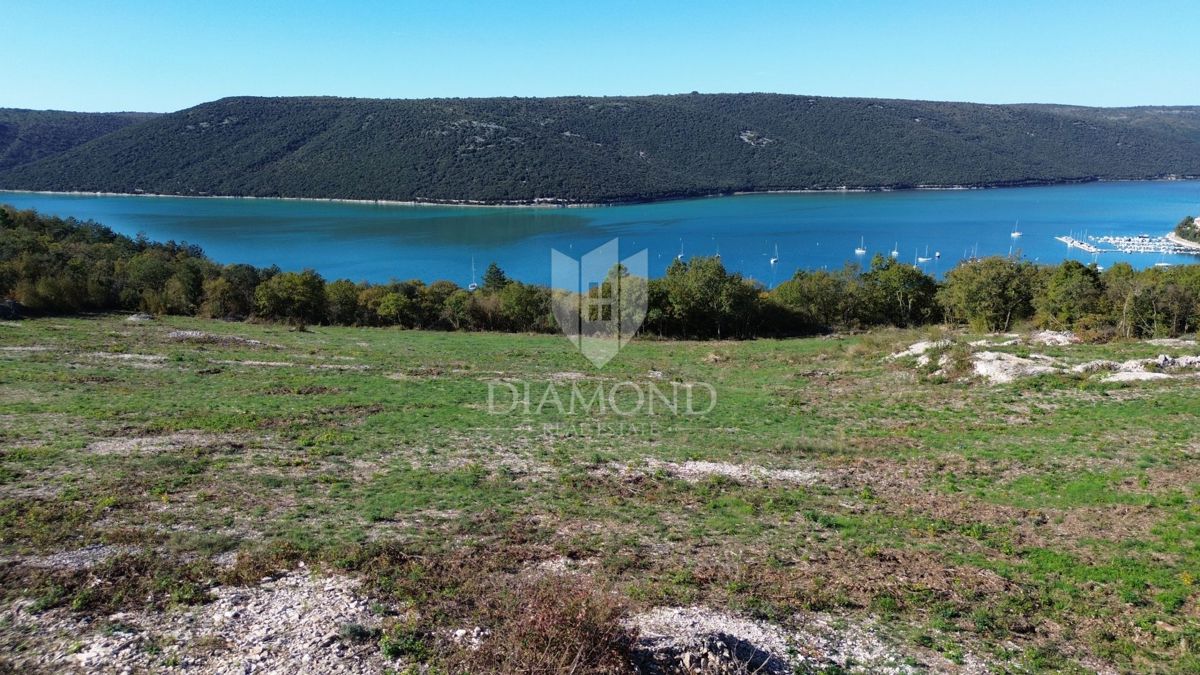 Fantastica terra sul mare