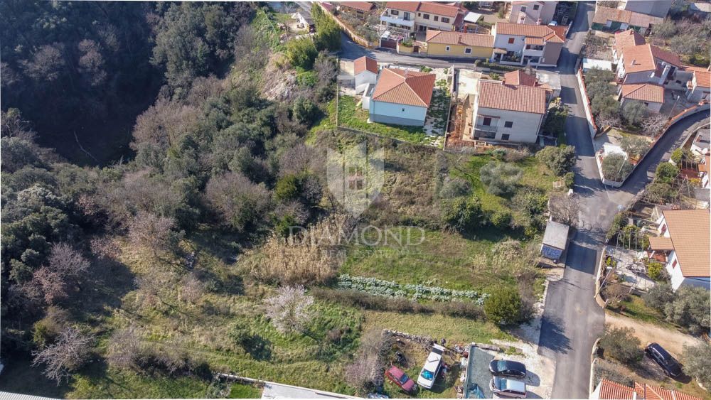 Terreno edificabile vicino alle spiagge e alla città, Pola! 