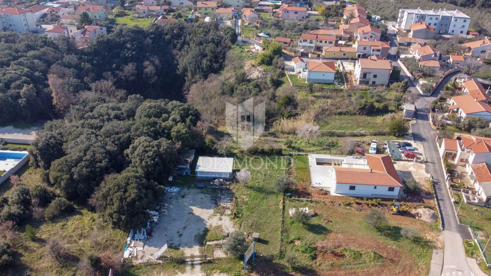Terreno edificabile vicino alle spiagge e alla città, Pola! 