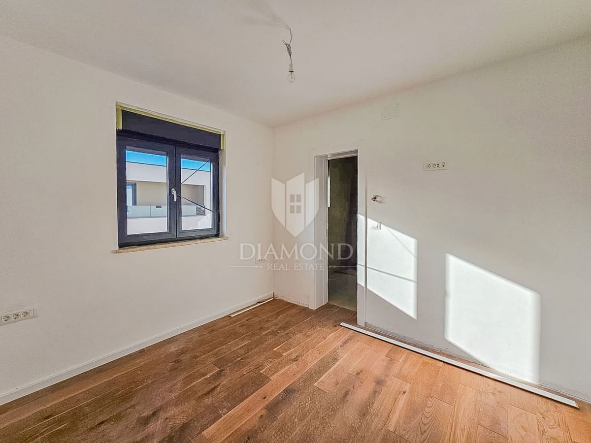 Umago, nuovo edificio! Splendido appartamento con due camere da letto!