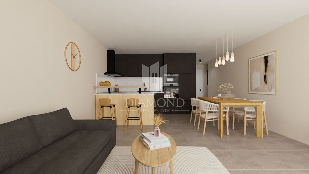 Parenzo, dintorni, appartamento familiare al secondo piano non lontano dal mare!