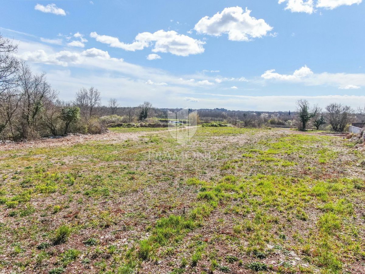 Terreno edificabile vicino a Rovigno