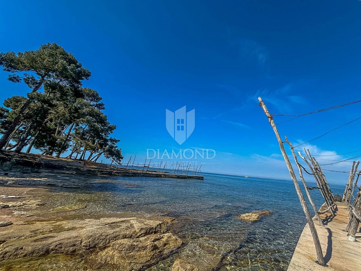 Istria, Umago, moderno appartamento con balcone a 400 metri dalla spiaggia!