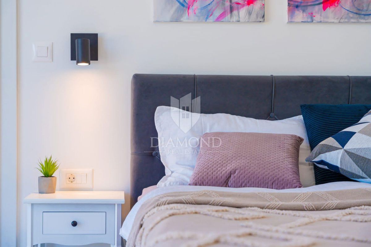 Nuova casa moderna con piscina vicino a Labin