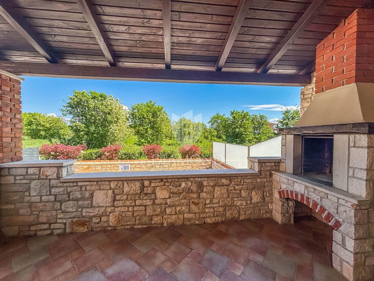 Istria, Umago, dintorni - bellissima casa con piscina vicino al mare!