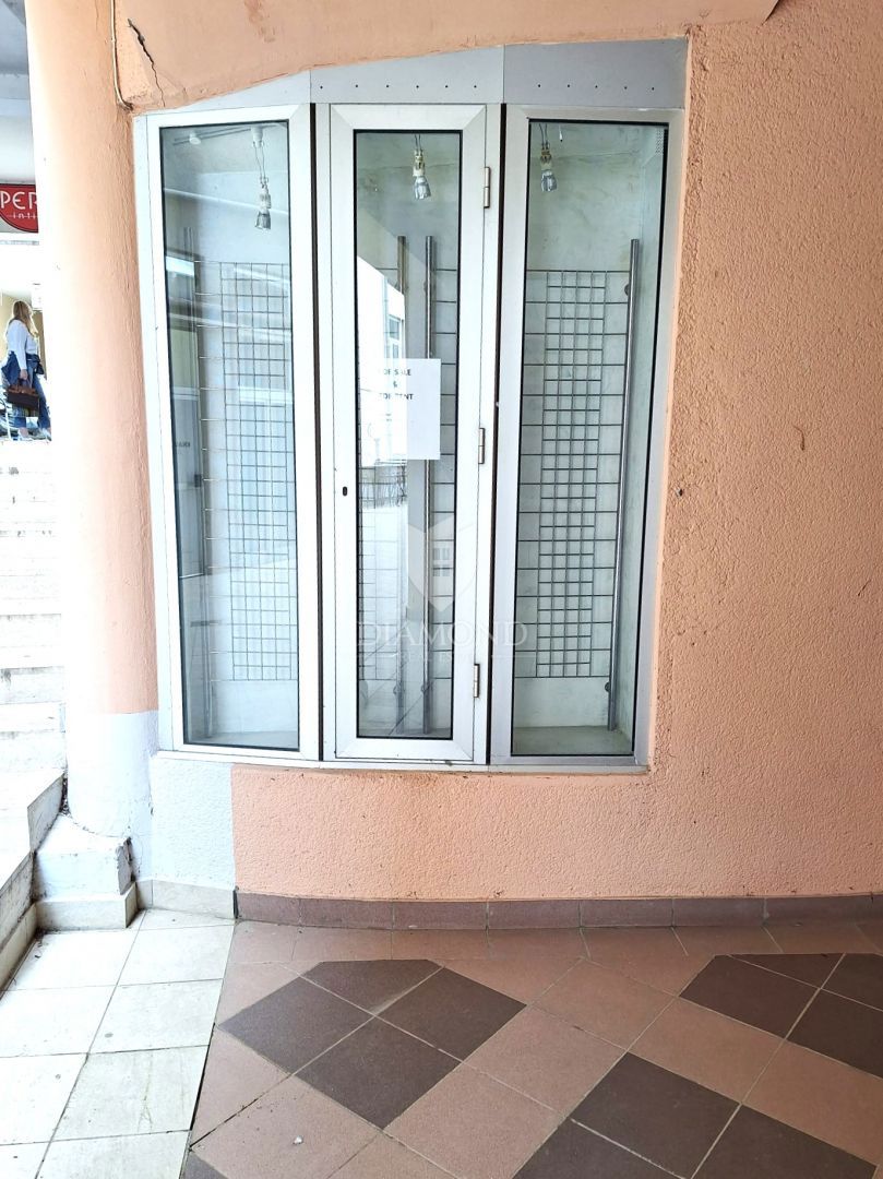 Parenzo – Spazio commerciale attraente in posizione centrale di prestigio!