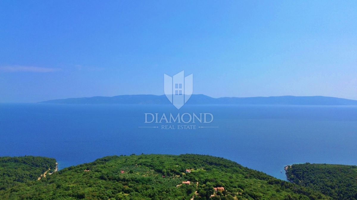 TERRENO EDIFICABILE CON VISTA, VICINO AD ALBONA