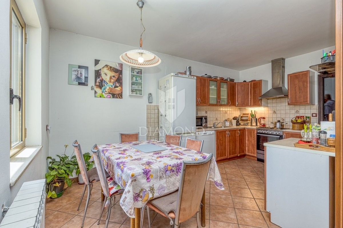 Casa attraente nel centro di Rovigno, tante possibilità!