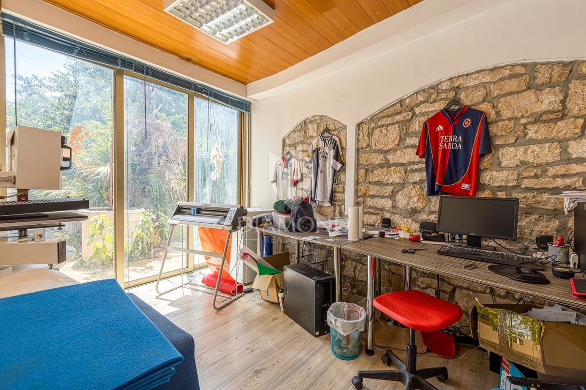 Casa attraente nel centro di Rovigno, tante possibilità!