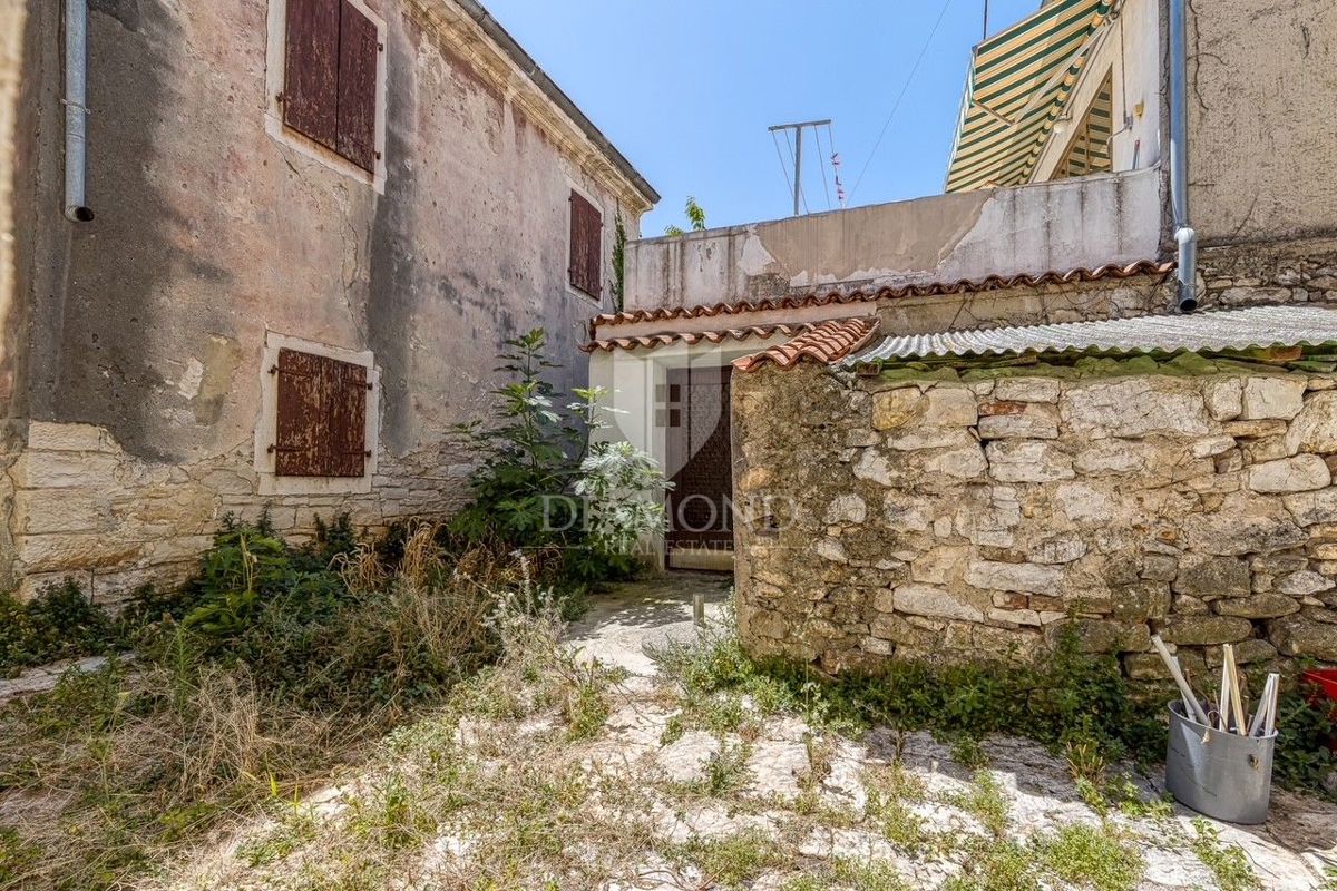 Casa attraente nel centro di Rovigno, tante possibilità!