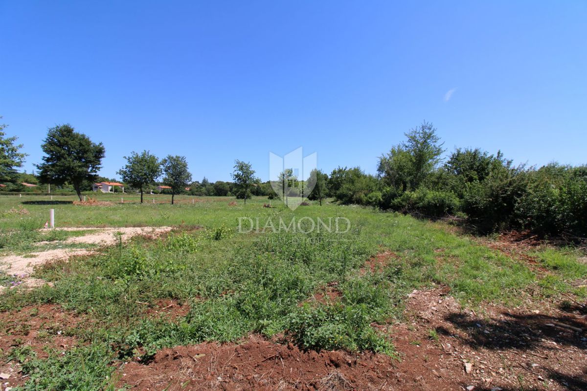 Labin, bellissimo terreno edificabile vicino alla città