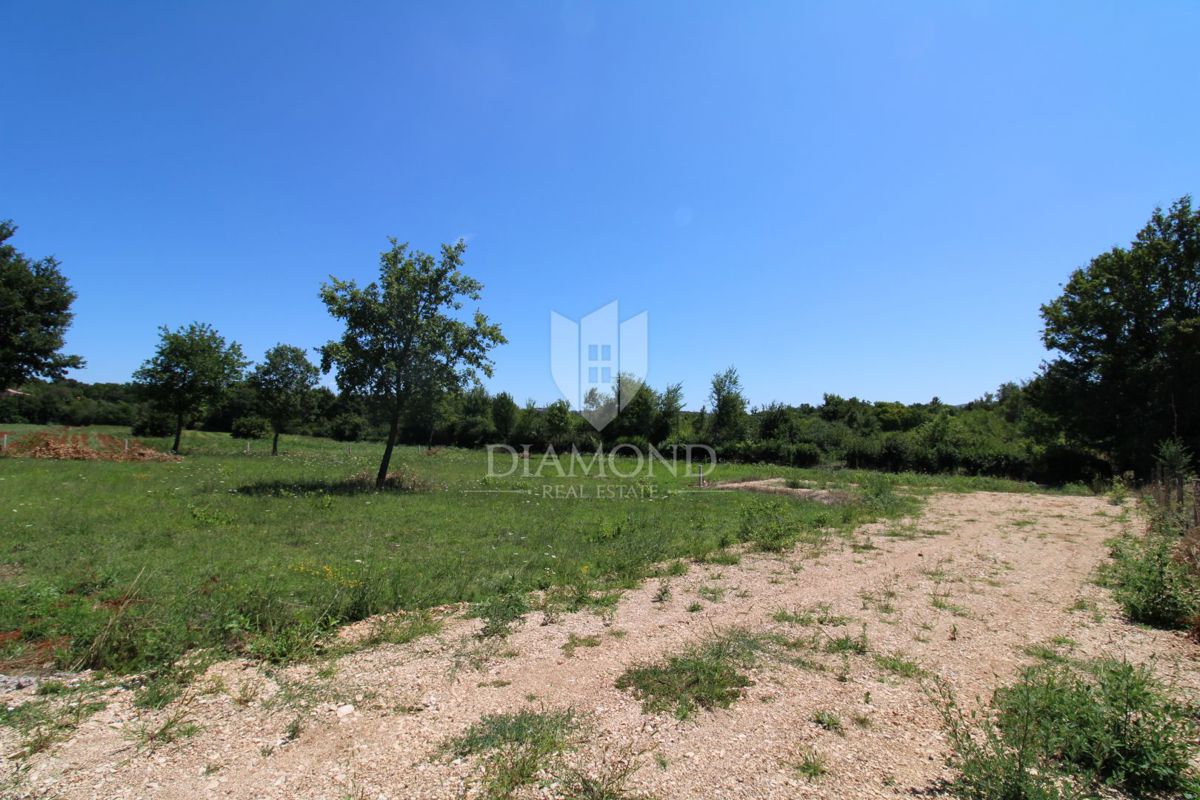 Labin, bellissimo terreno edificabile vicino alla città