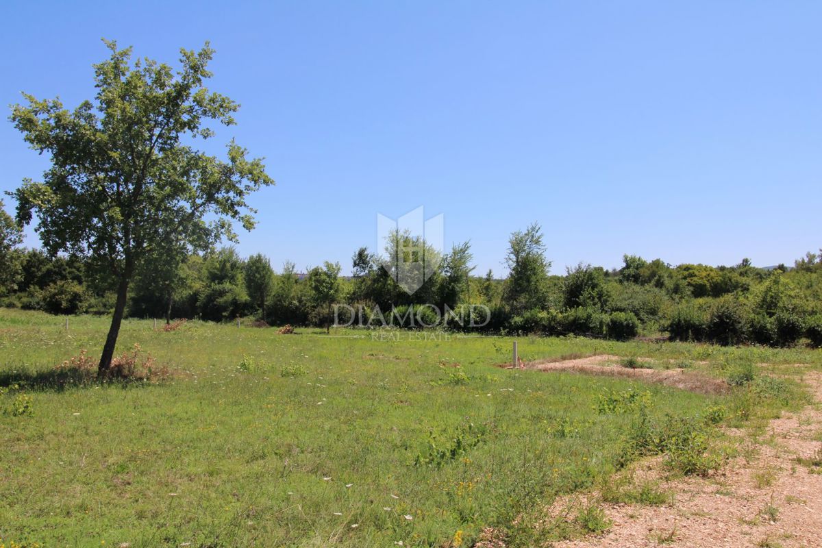 Labin, bellissimo terreno edificabile vicino alla città