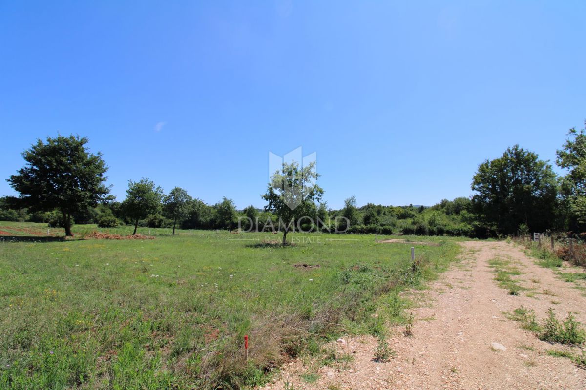 Labin, bellissimo terreno edificabile vicino alla città