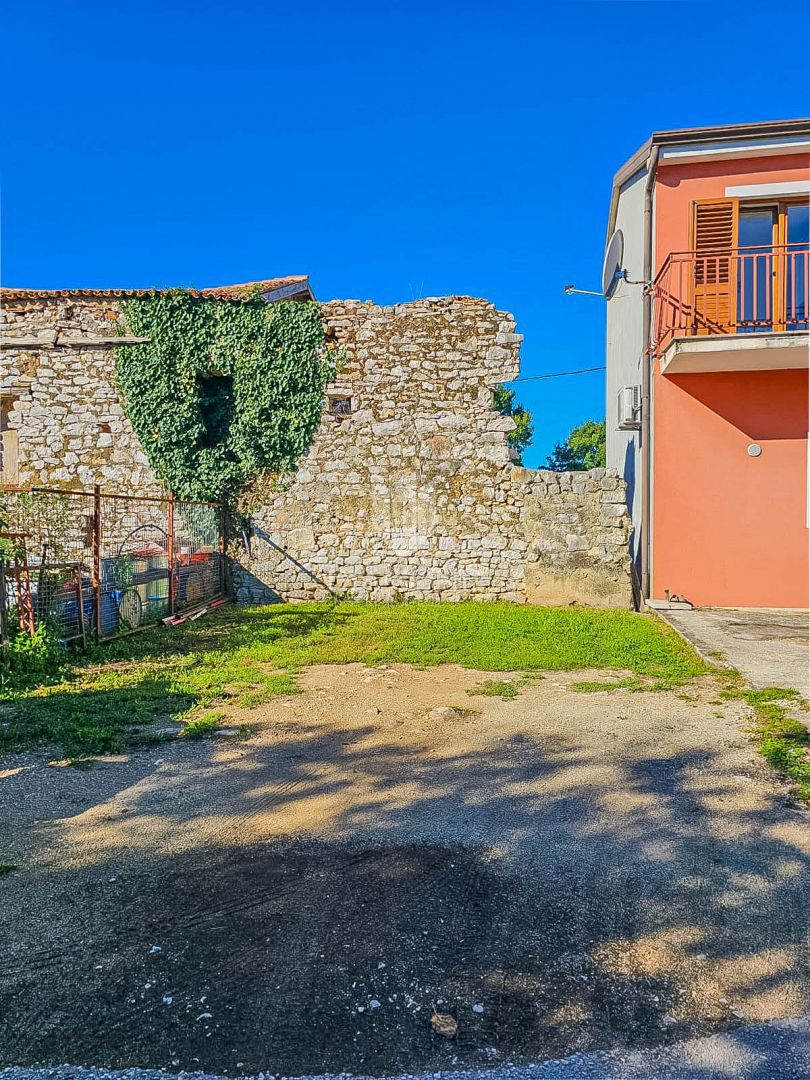 Umago, casa con 2 appartamenti a 500 metri dal mare!