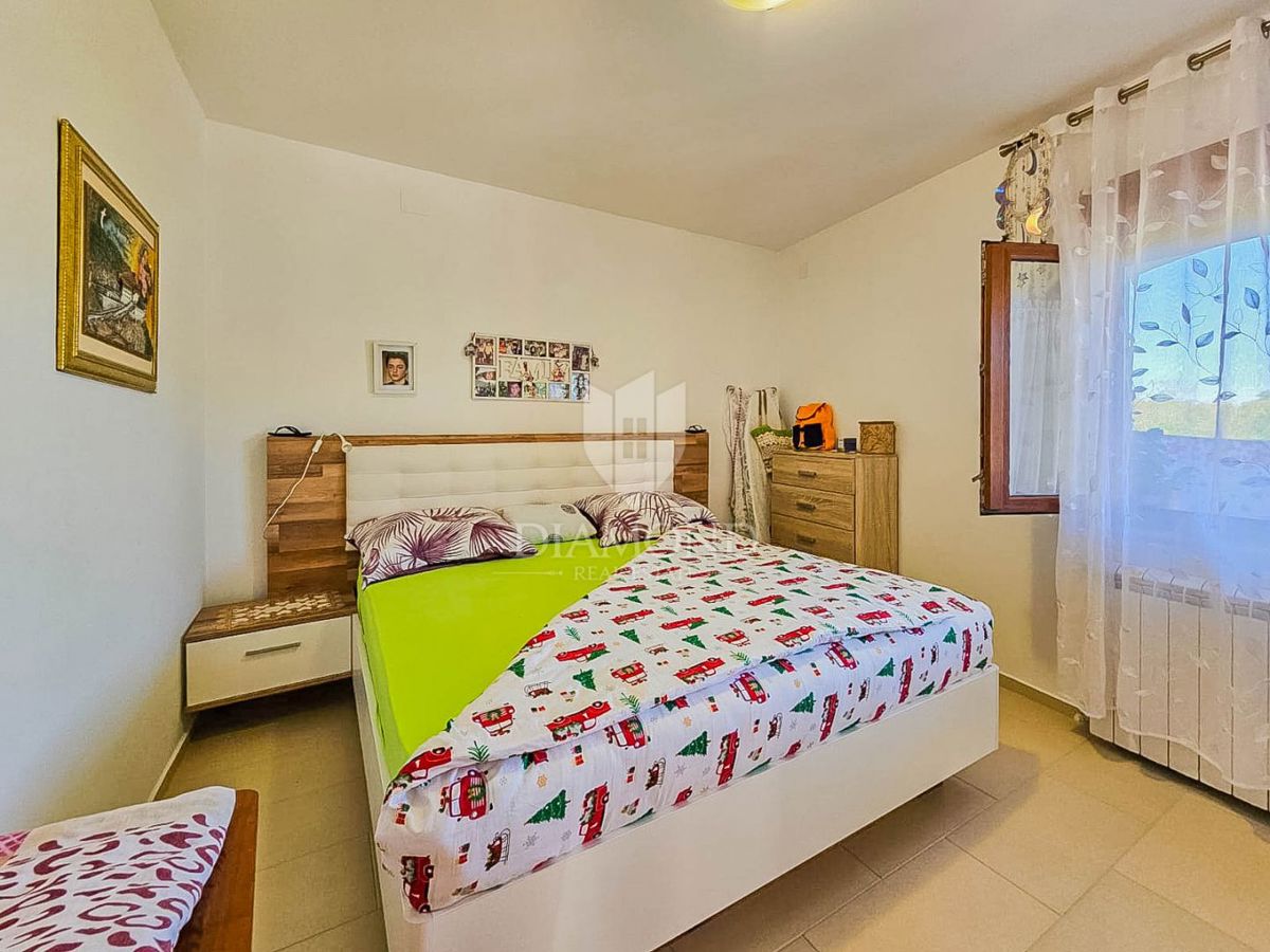 Umago, casa con 2 appartamenti a 500 metri dal mare!