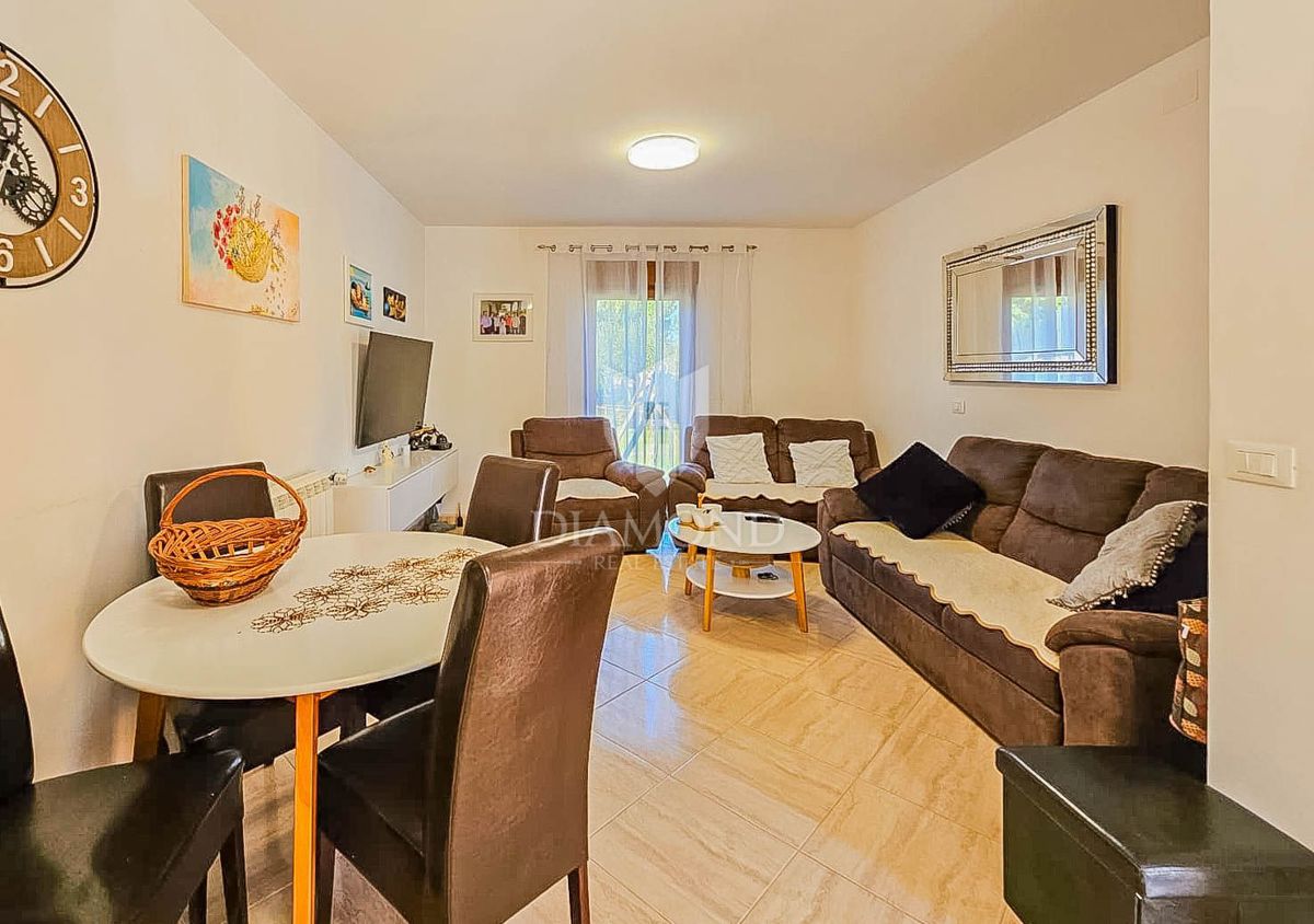 Umago, casa con 2 appartamenti a 500 metri dal mare!