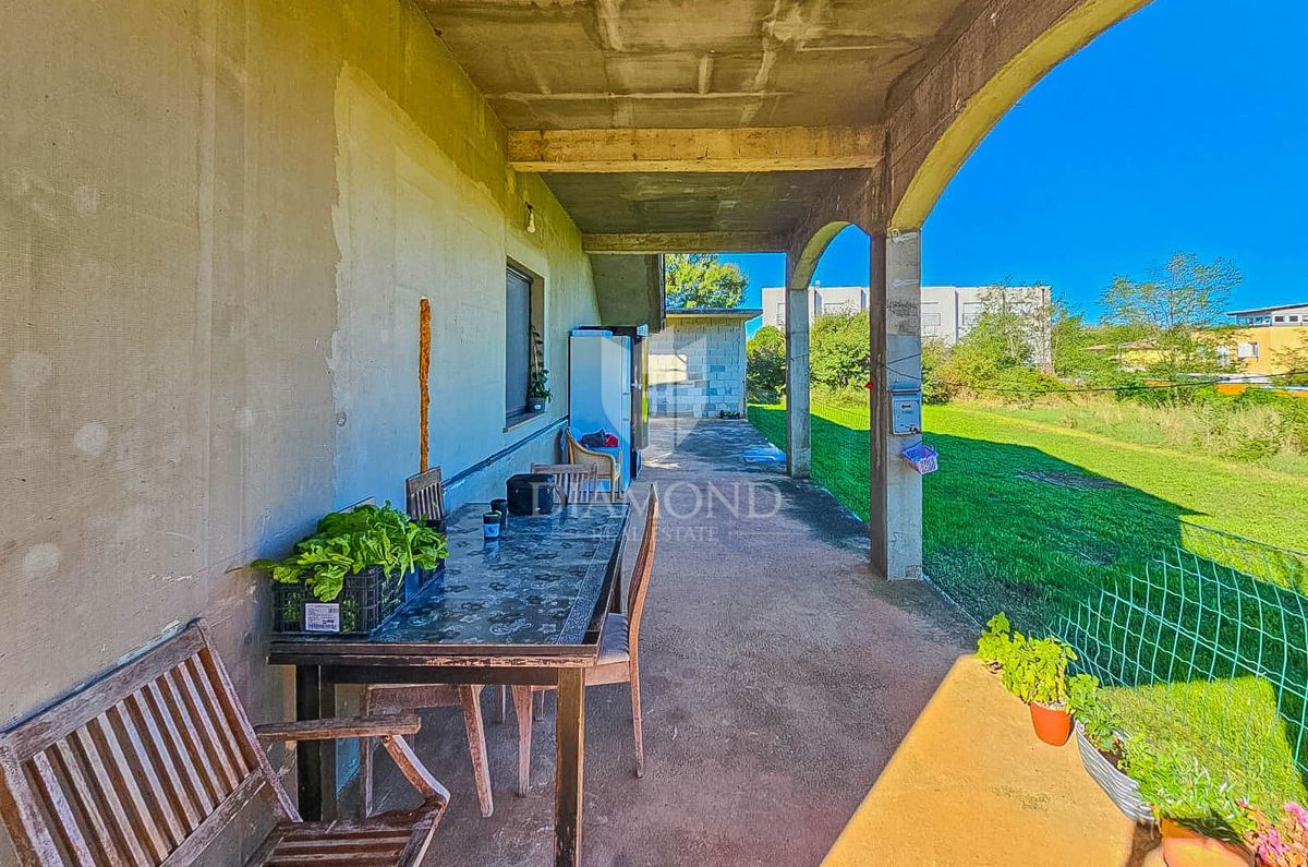 Umago, casa con 2 appartamenti a 500 metri dal mare!