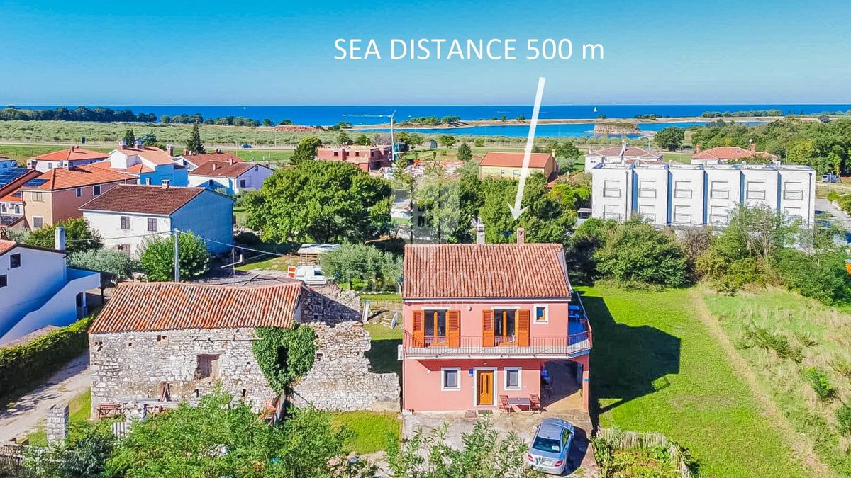 Umago, casa con 2 appartamenti a 500 metri dal mare!