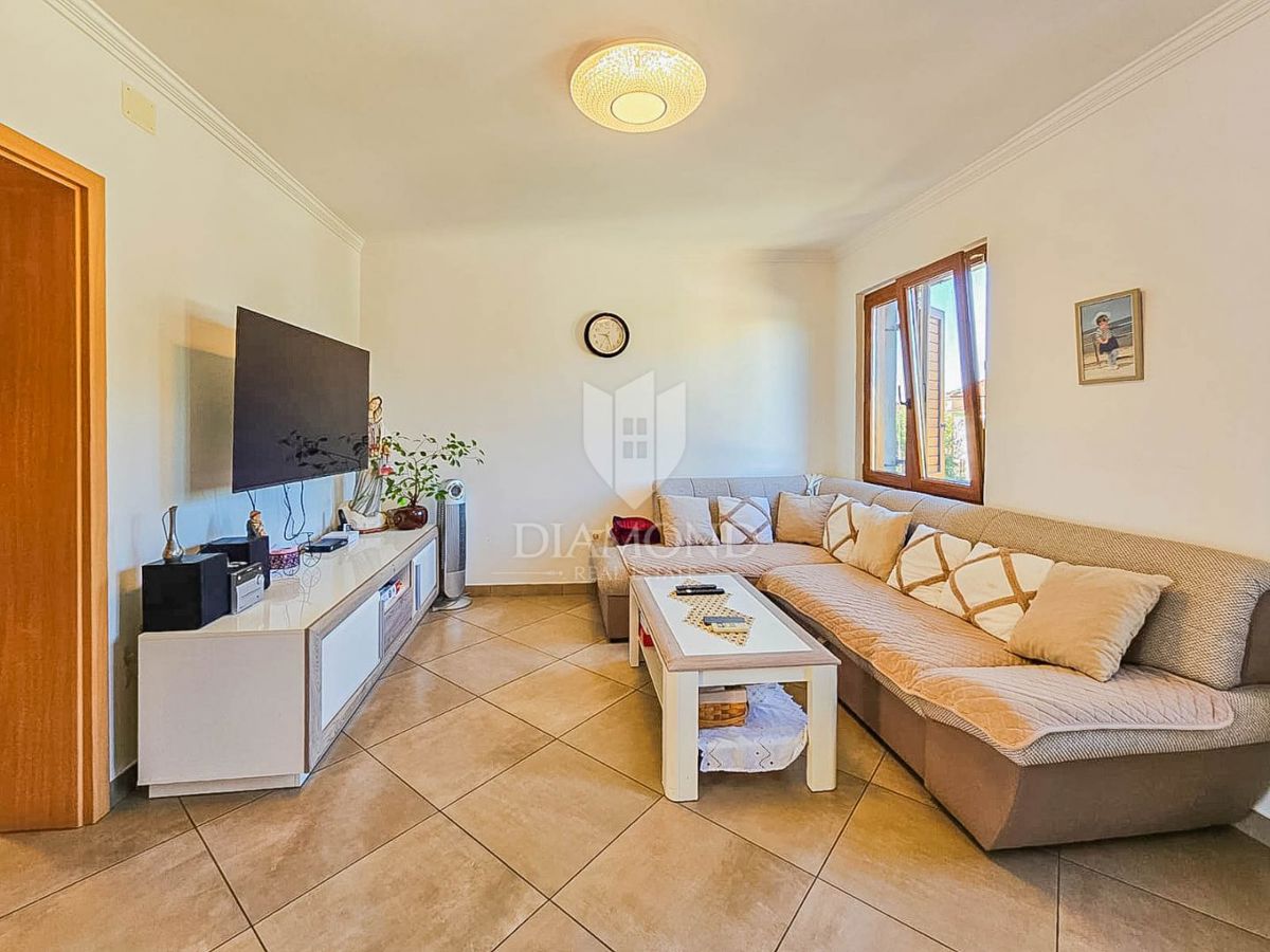 Umago, casa con 2 appartamenti a 500 metri dal mare!