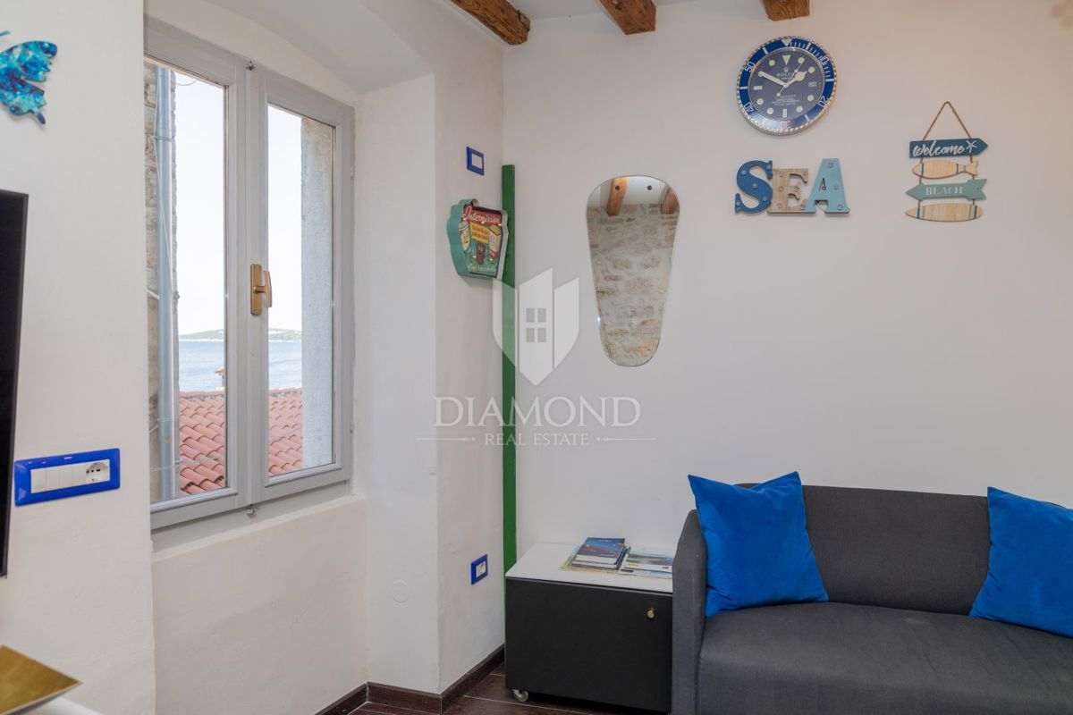 Monolocale con Ripostiglio, Centro, Vista Mare