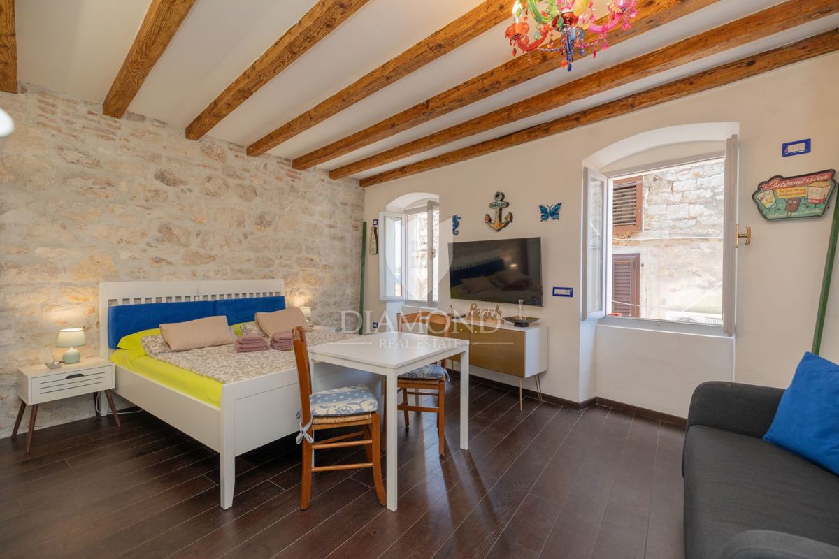 Monolocale con Ripostiglio, Centro, Vista Mare