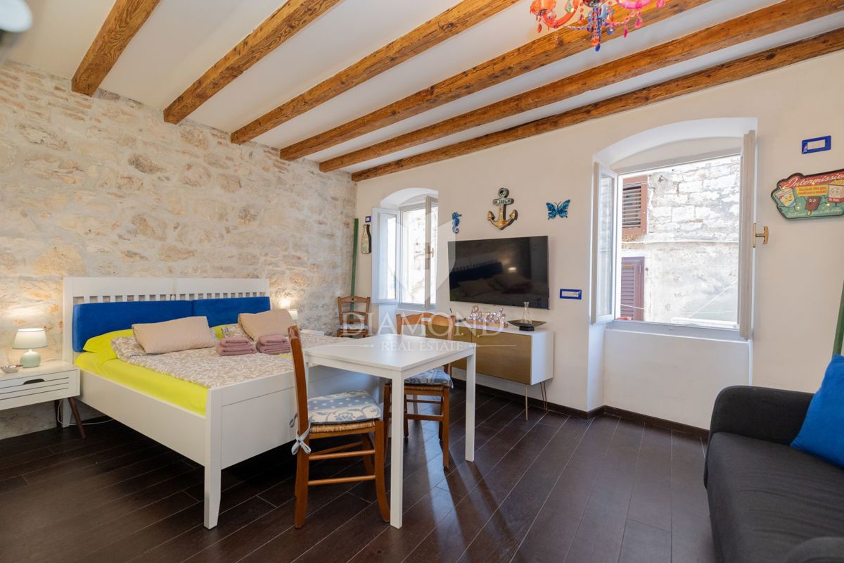 Monolocale con Ripostiglio, Centro, Vista Mare