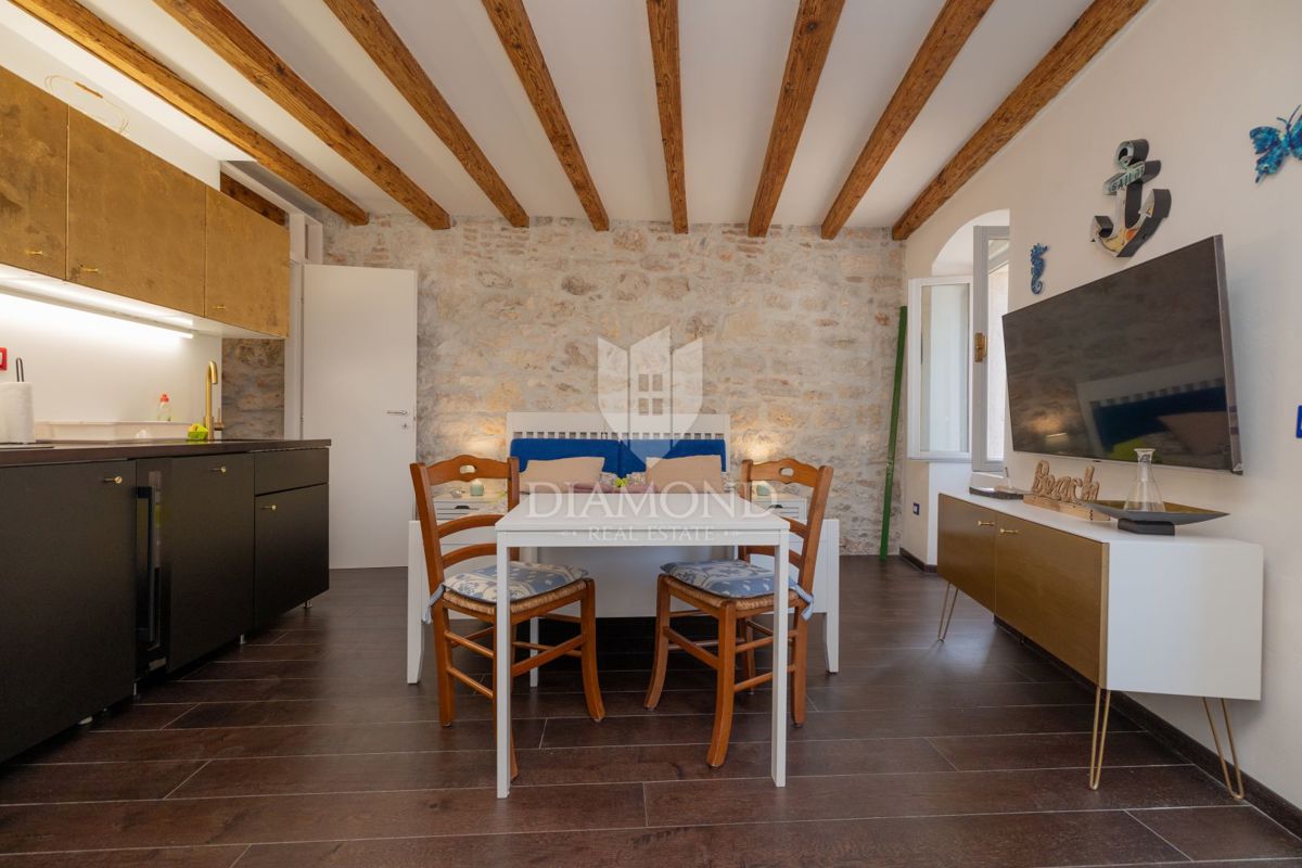 Monolocale con Ripostiglio, Centro, Vista Mare