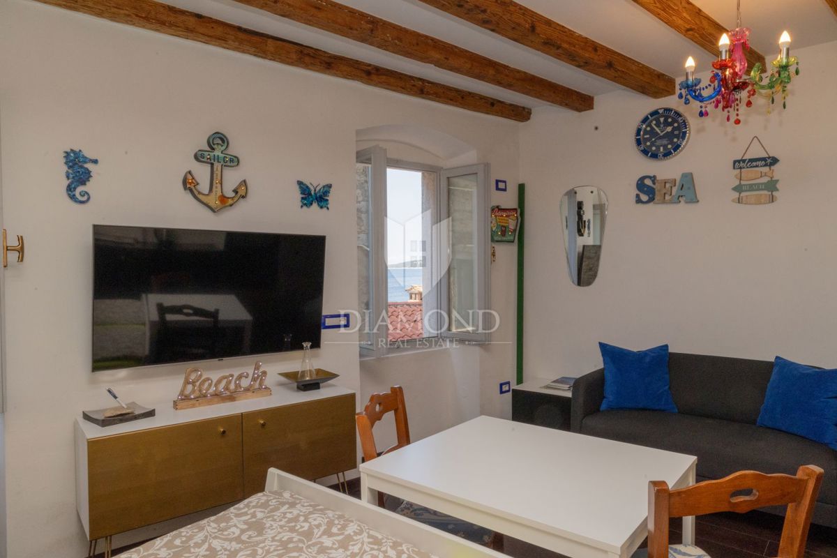 Monolocale con Ripostiglio, Centro, Vista Mare