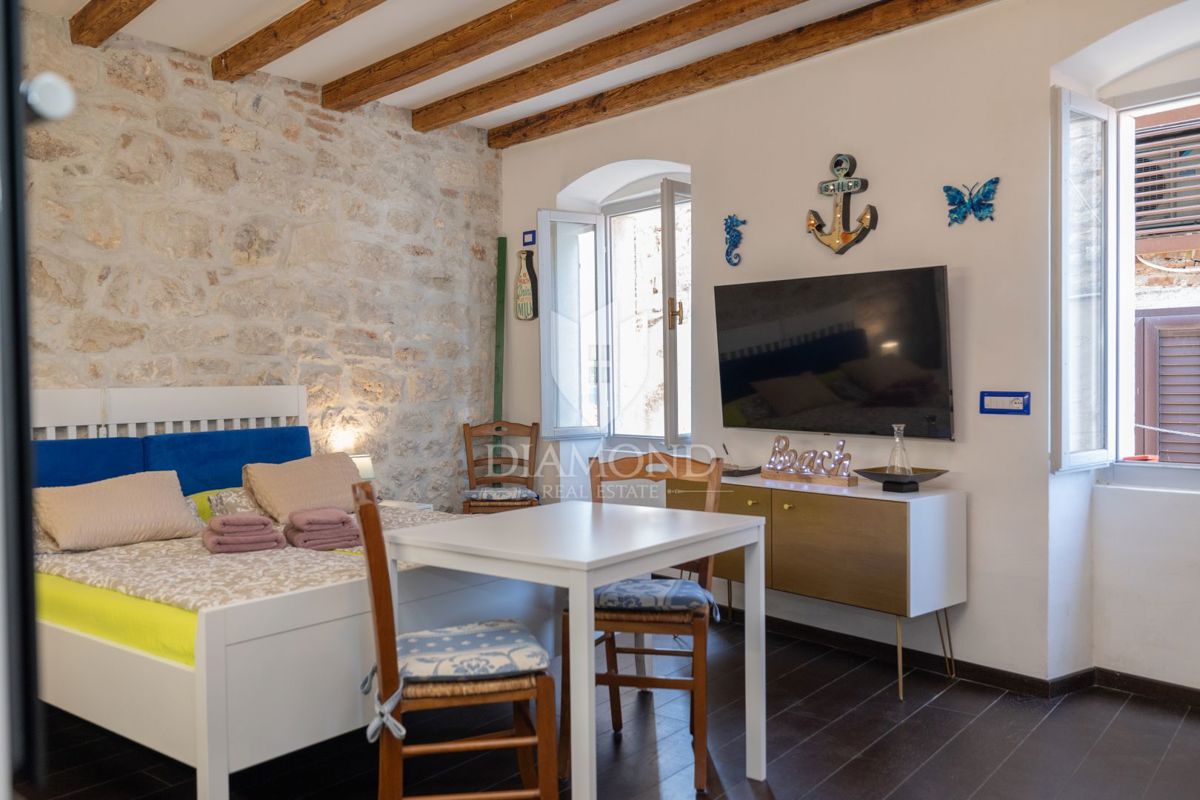 Monolocale con Ripostiglio, Centro, Vista Mare