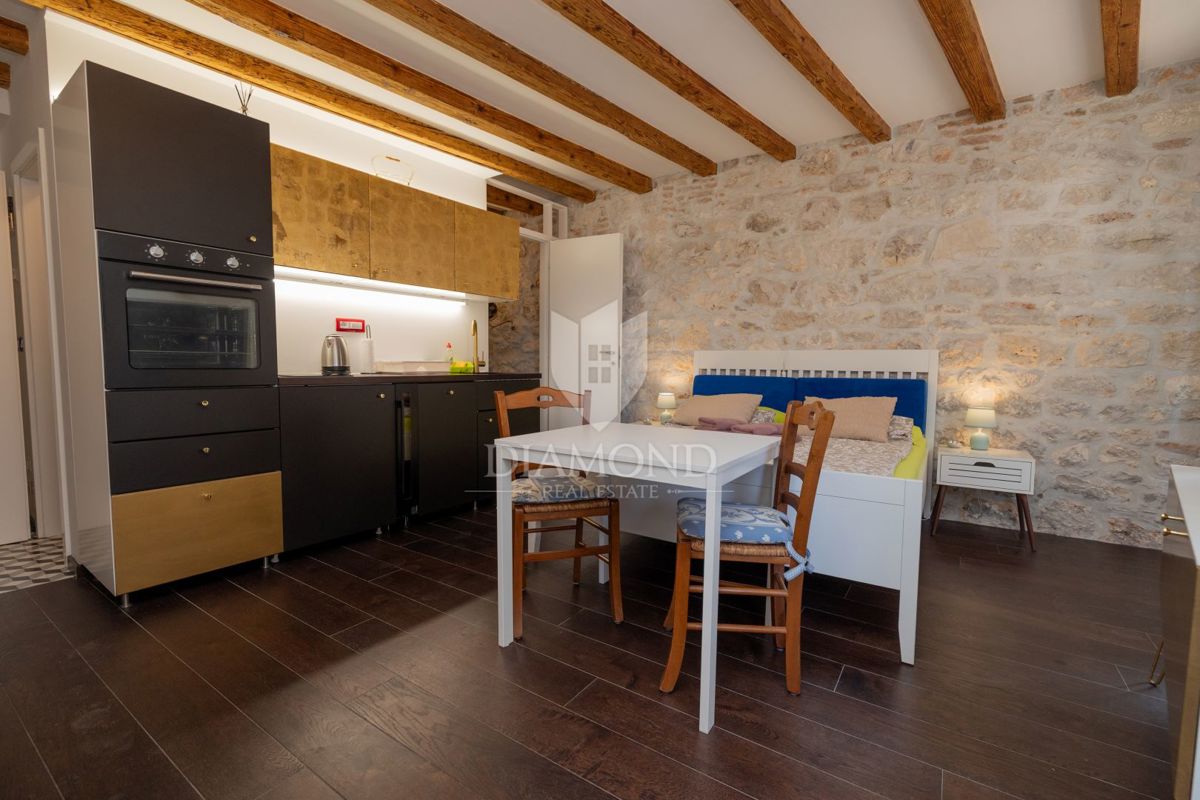 Monolocale con Ripostiglio, Centro, Vista Mare