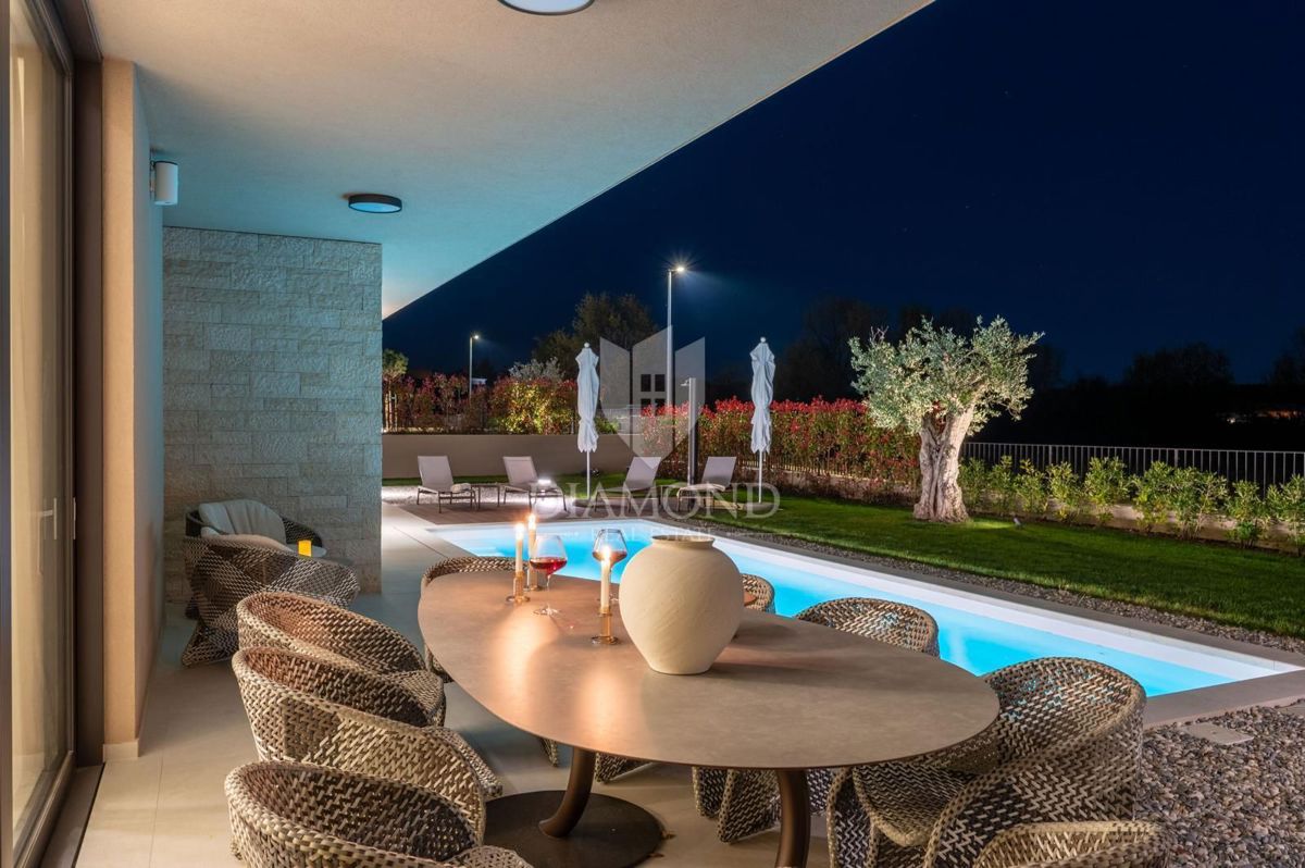 Parenzo, esclusiva villa smart home con vista aperta