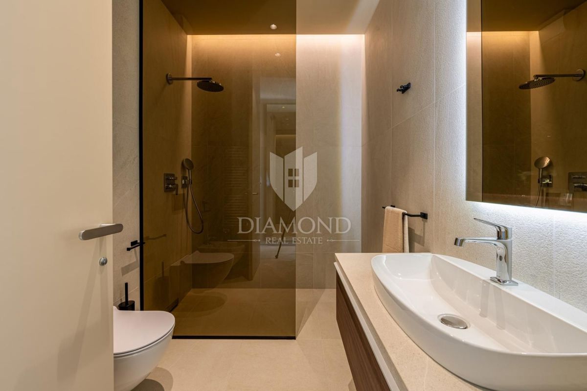 Parenzo, esclusiva villa smart home con vista aperta