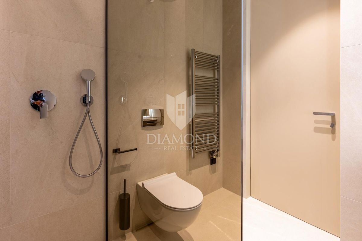 Parenzo, esclusiva villa smart home con vista aperta