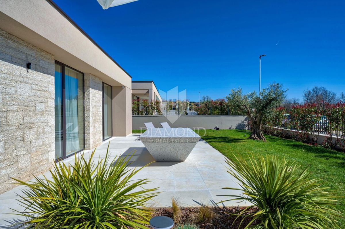 Parenzo, esclusiva villa smart home con vista aperta
