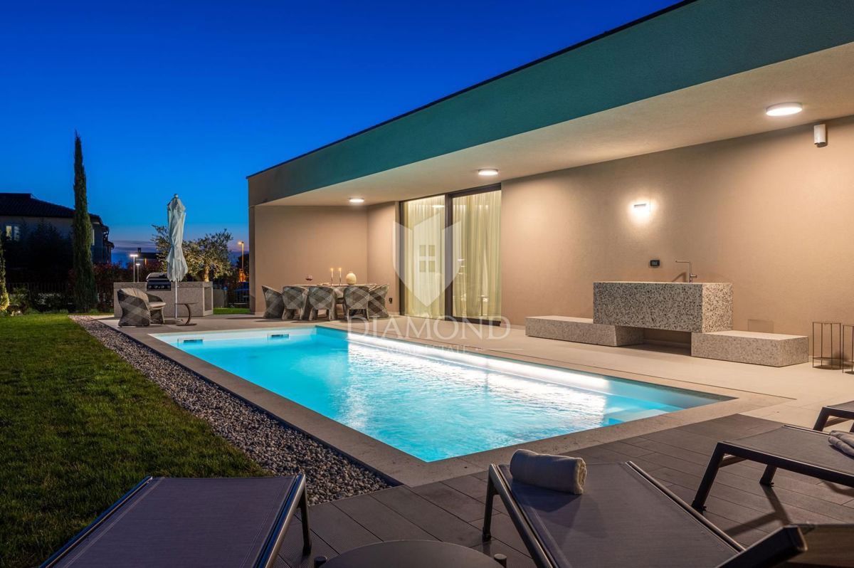 Parenzo, esclusiva villa smart home con vista aperta