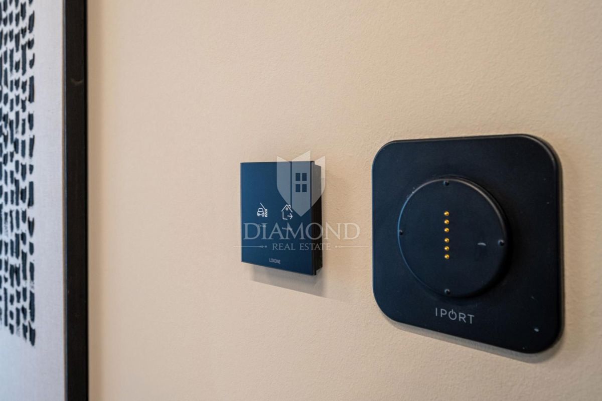 Parenzo, esclusiva villa smart home con vista aperta