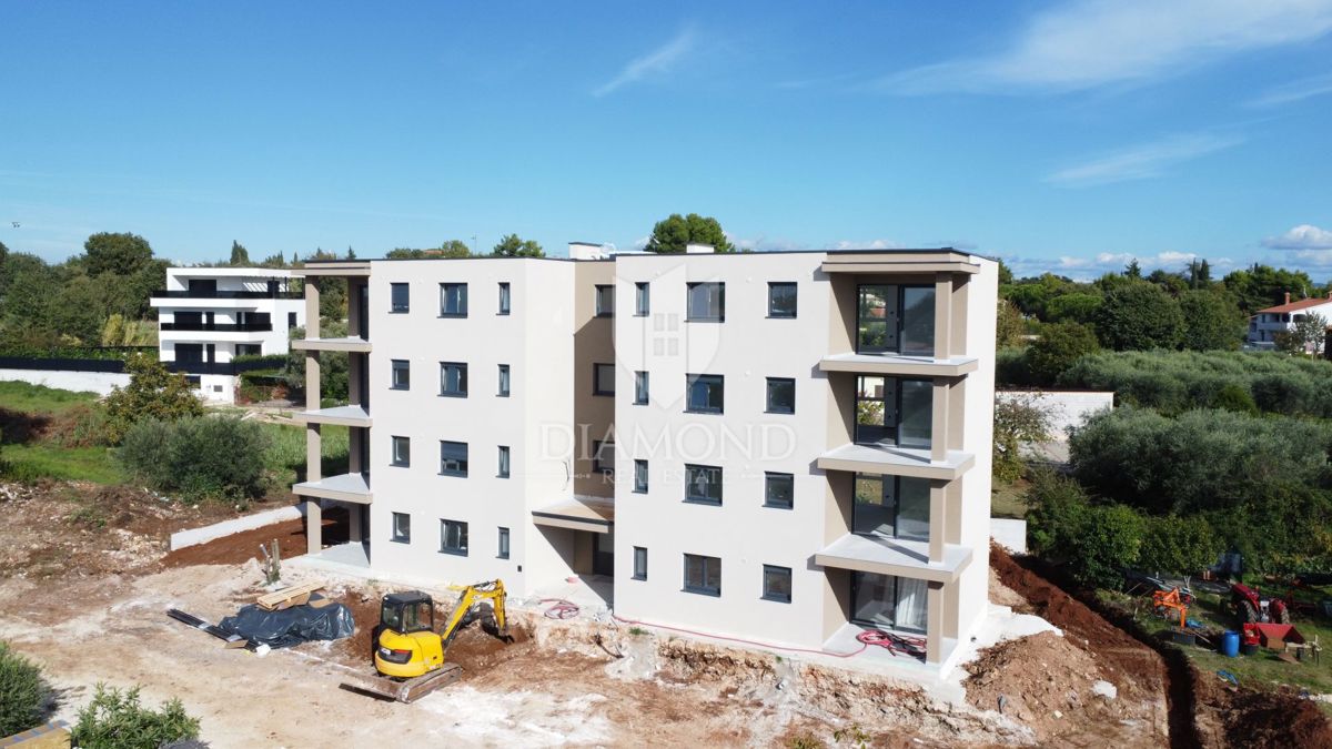 Parenzo, appartamento di nuova costruzione con giardino