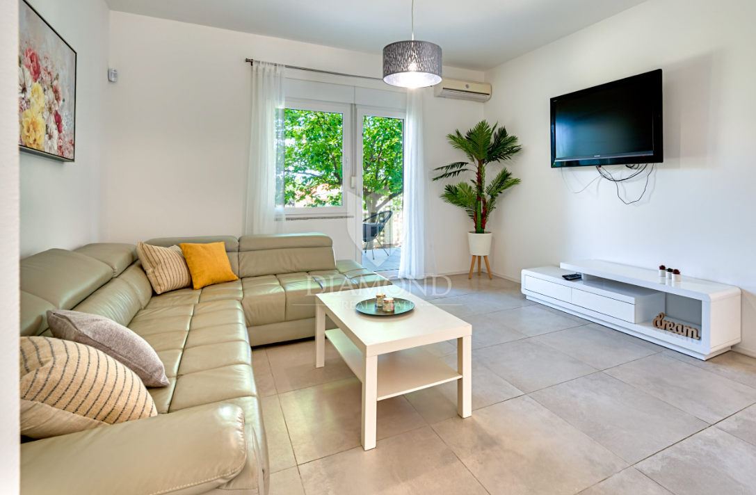 Spaziosa casa con piscina a Ližnjan