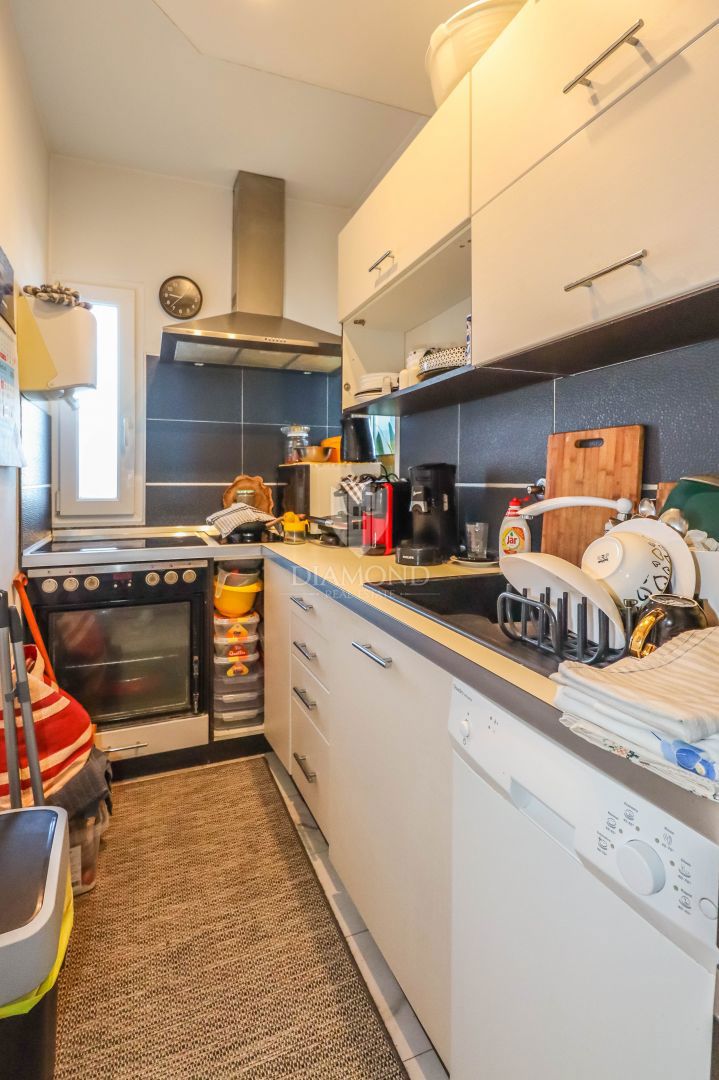 Rovigno, appartamento in ottima posizione con vista mare