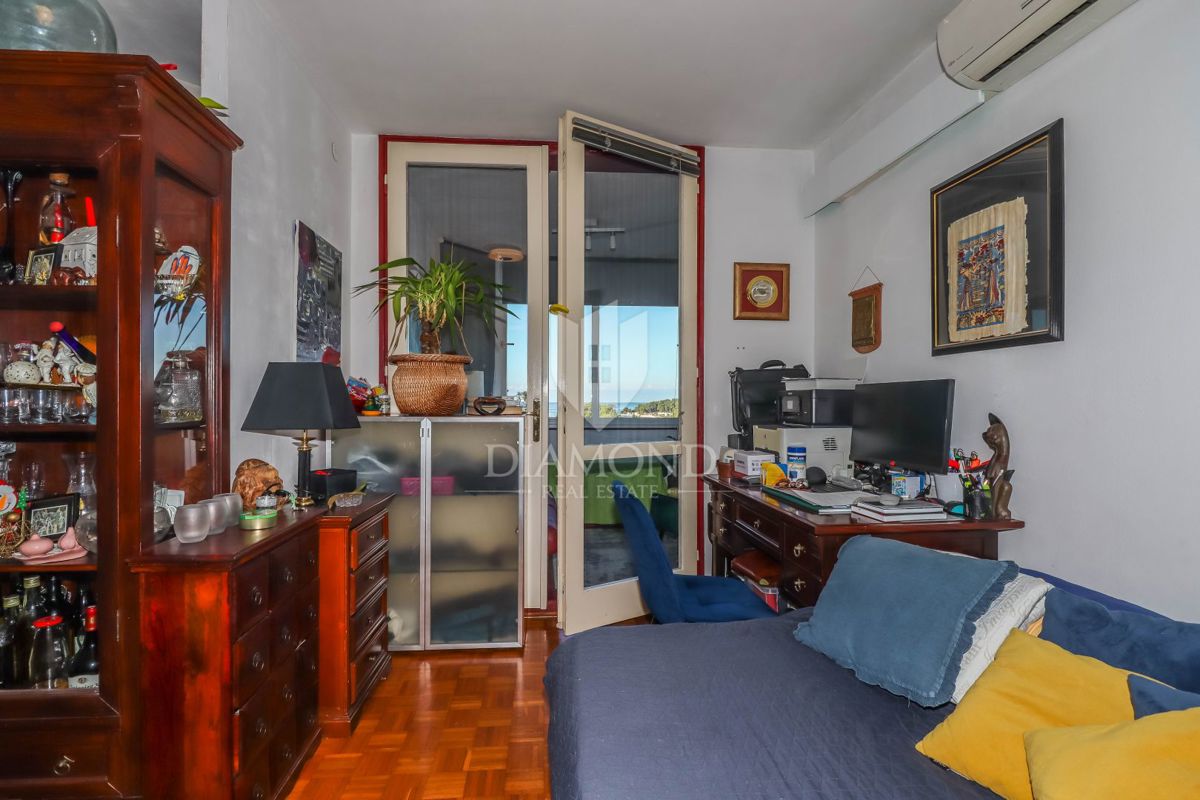 Rovigno, appartamento in ottima posizione con vista mare