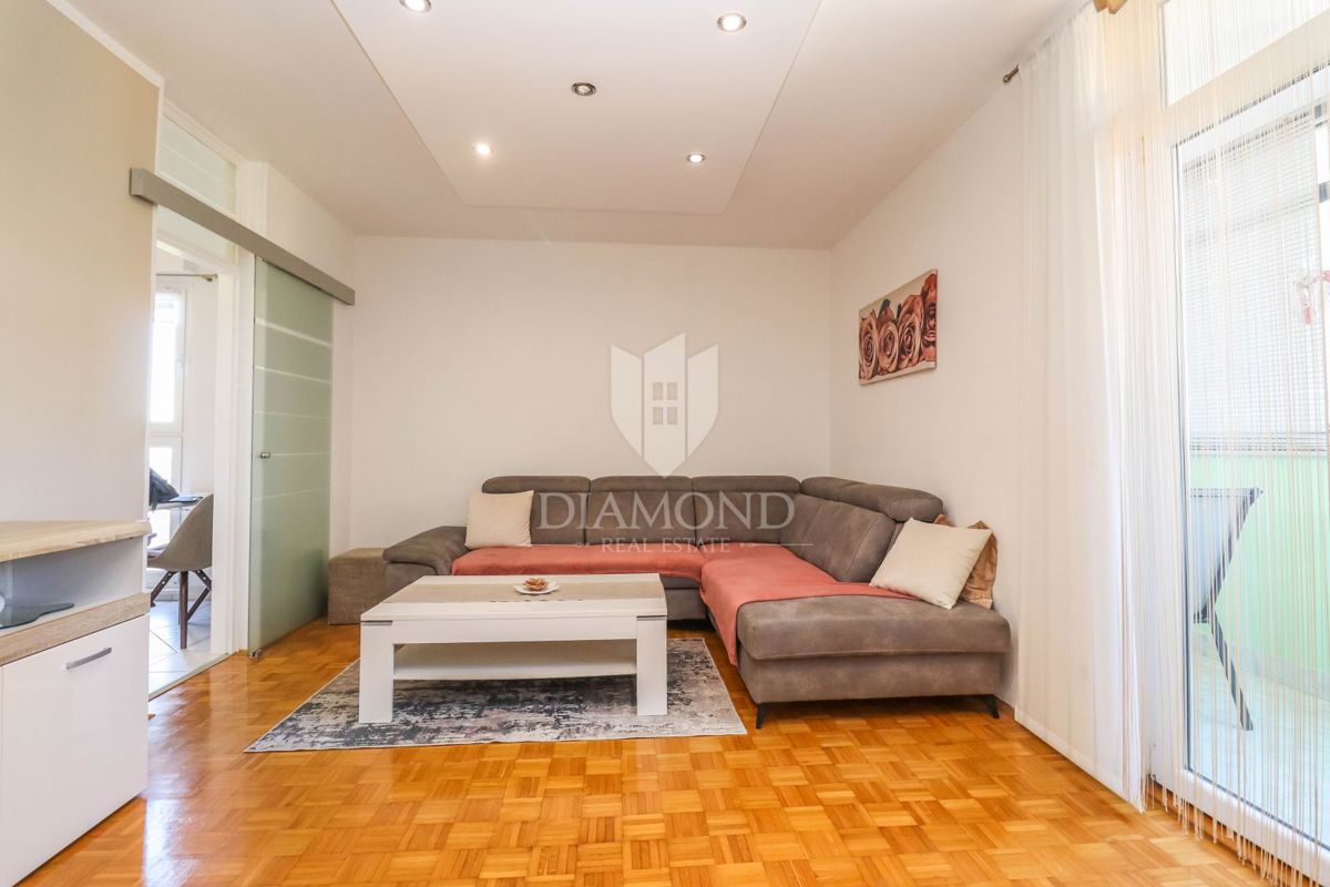 Ottima opportunità – appartamento ristrutturato a Vidikovac con balcone!