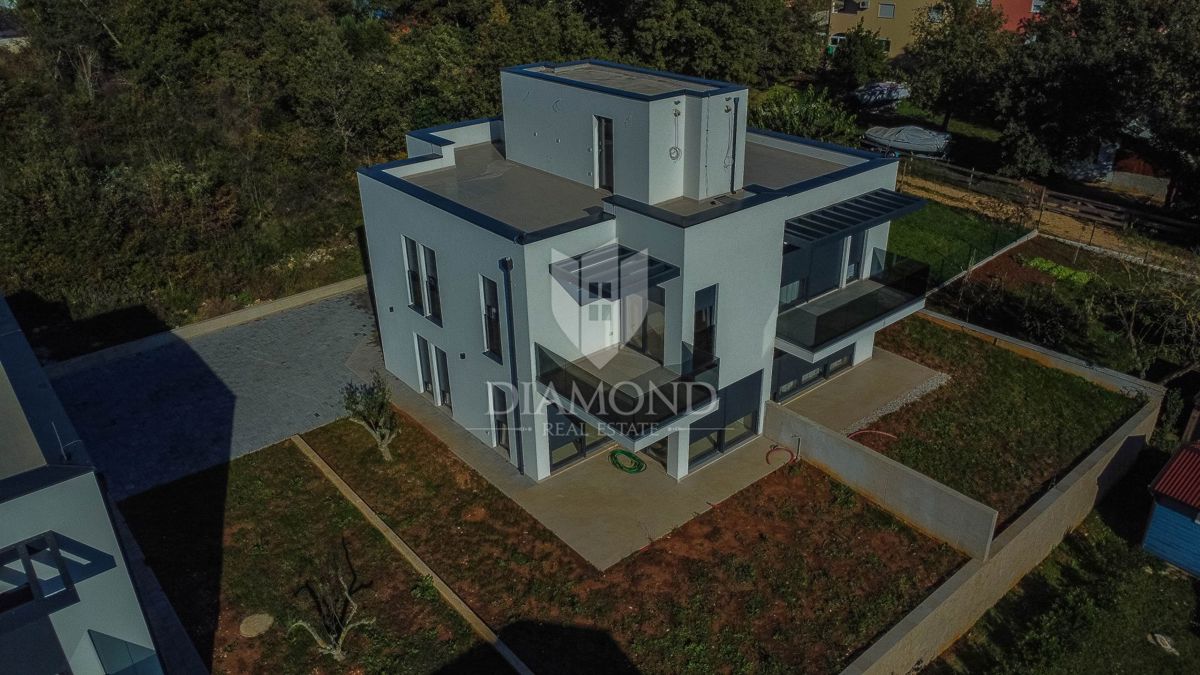 Cittanova, dintorni, nuova casa a 400 metri dal mare!