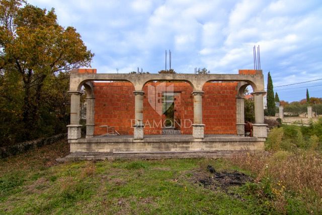 KRK, CASA IN COSTRUZIONE